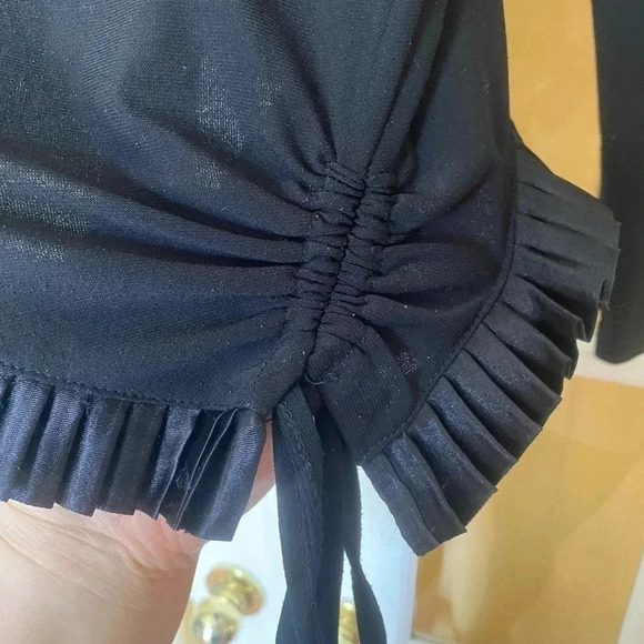 Amazing Beautiful Set of Blouse and Skirt ( made  in Turkey 🇹🇷) - Picture 5 of 10